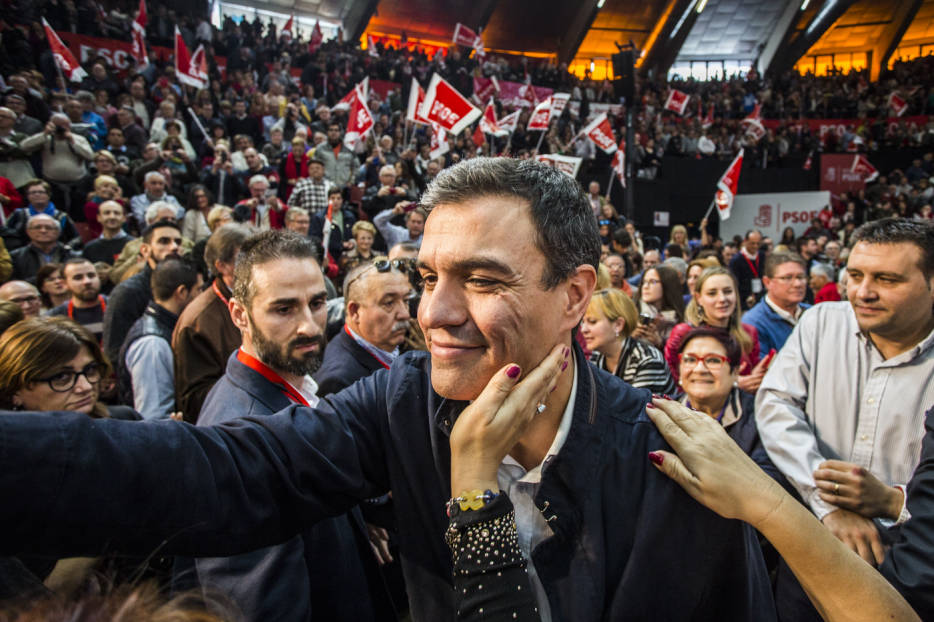 13-12-2015 Pedro Sanchez en el  mitín  central del PSPV durante la campaña para las elecciones generales  en la Fonteta