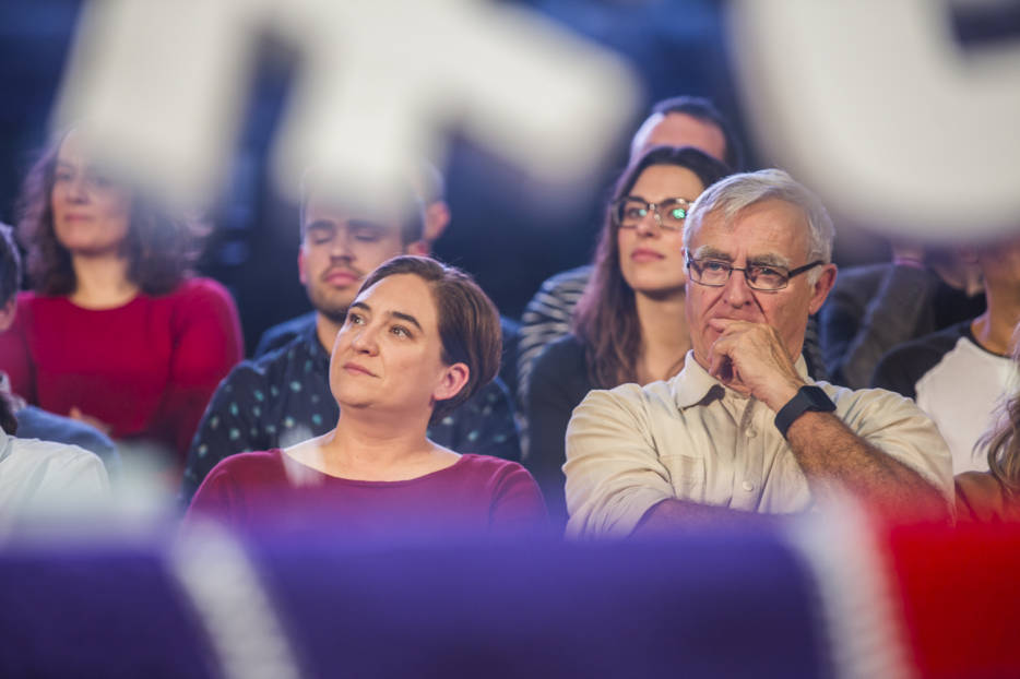 18-12-2015 Mitin de cierre de campaña de Compromís- Podemos en Valencia . En la imagen Ada Colau, alcaldesa de Barcelona, junto al alcalde de Valencia Joan Ribó