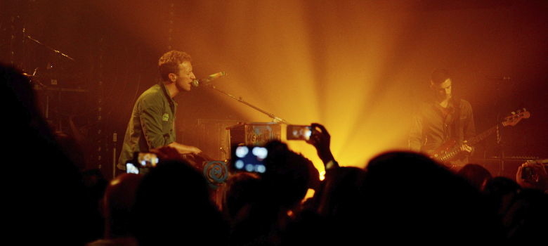 Foto (EFE) durante un concierto de Coldplay en Barcelona