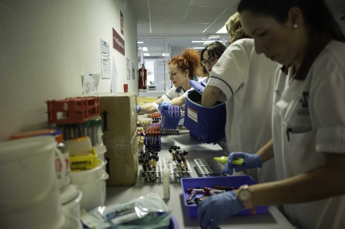 Trabajadoras del Hospital de la Ribera. Foto: DANIEL DUART