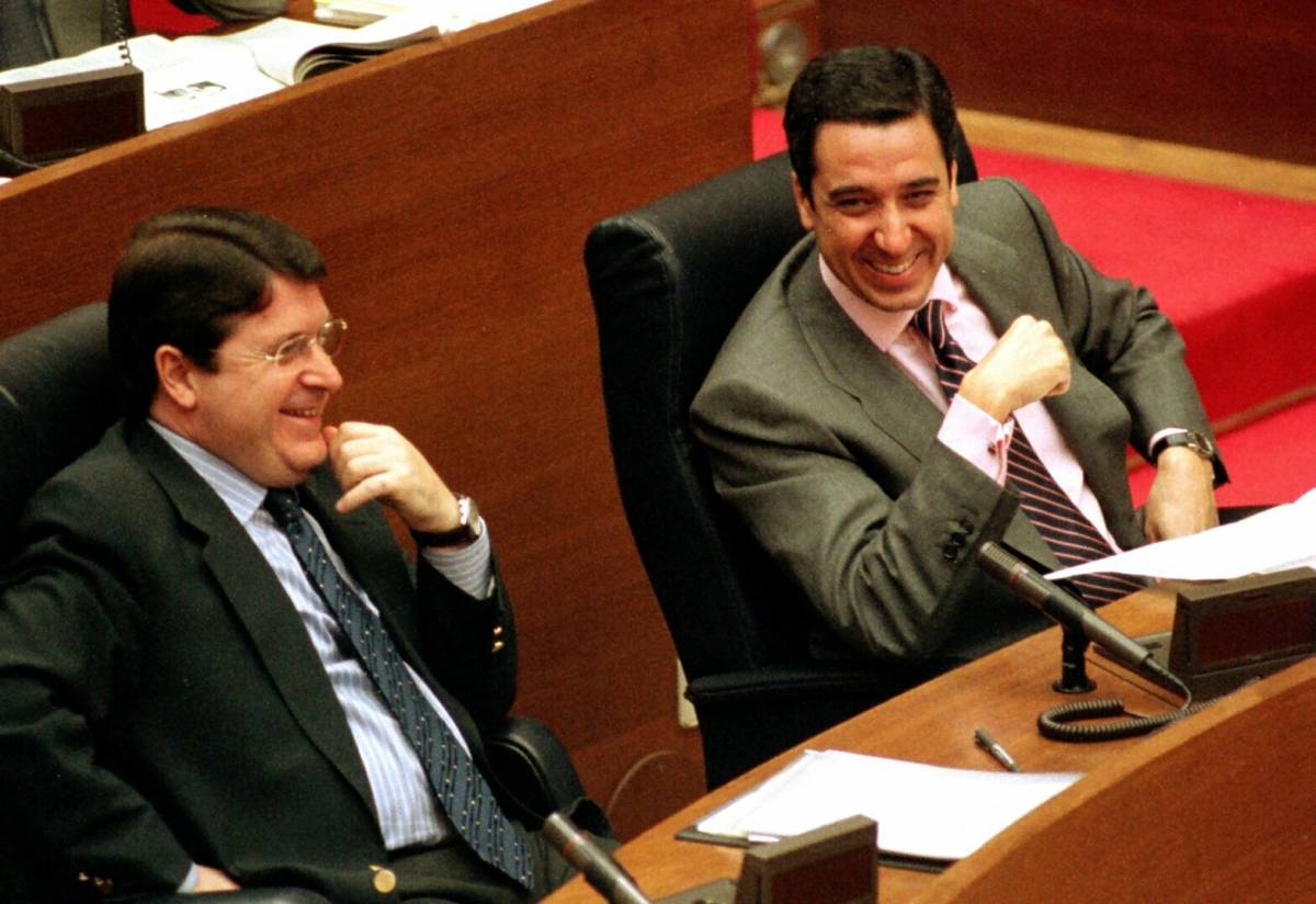 José Luis Olivas y Eduardo Zaplana, en 1998. Foto: EFE/Manuel Bruque