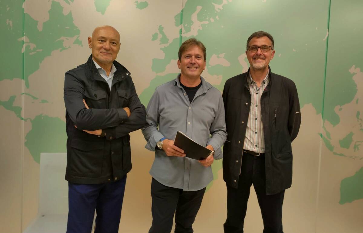Juanjo Bolufer, Jorge Company y José Antonio Trigueros, en la sede de Krystaline. Foto: AP