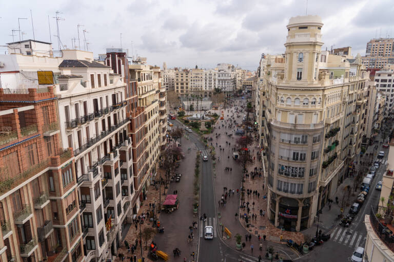 Vistas de la Plaza del Ayuntamiento desde este inmueble. Foto: EDUARDO MANZANA