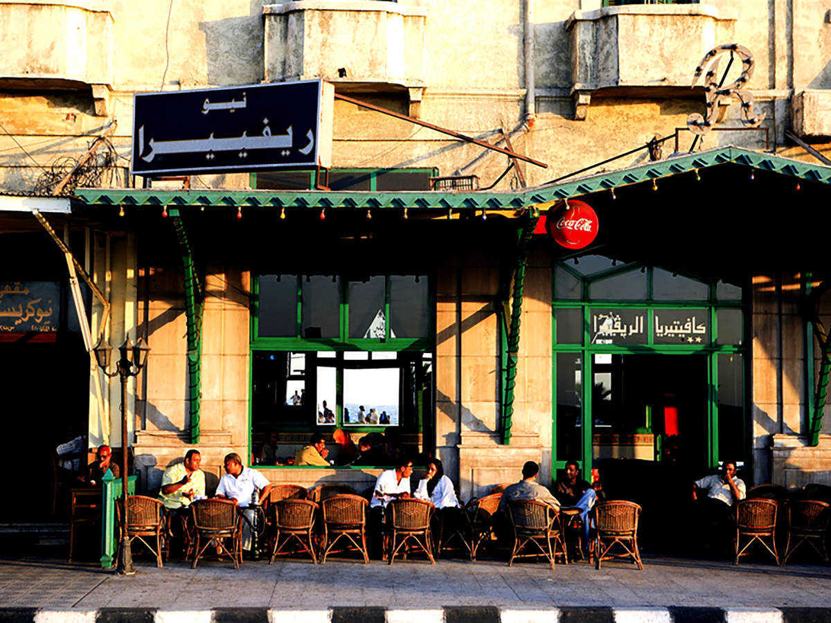Café en Alexandria, en la Corniche