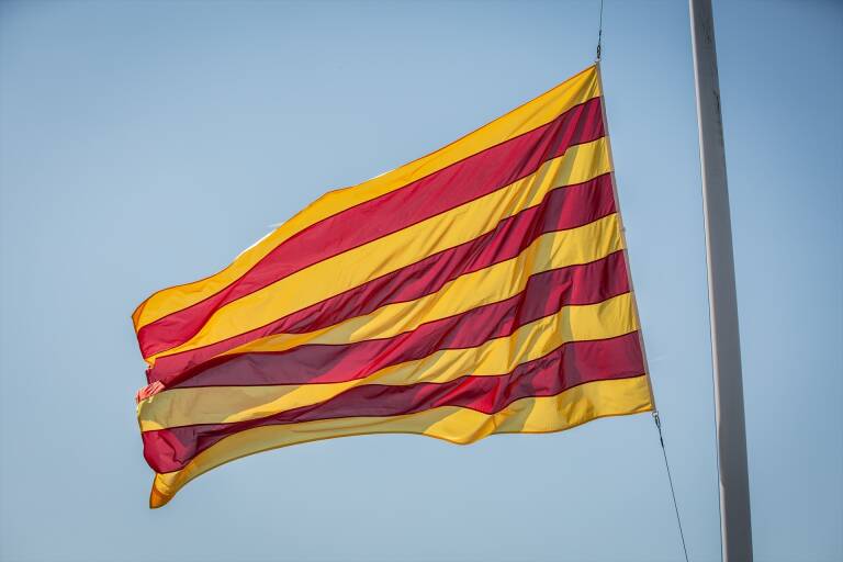 Bandera de Cataluña, seyera. Foto: DAVID ZORRAKINO/EP